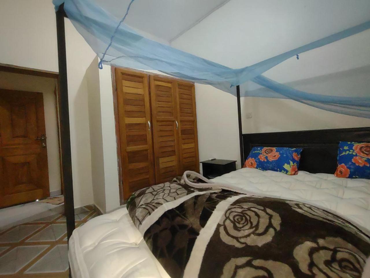 Residence Ton'S Yaoundé Eksteriør billede